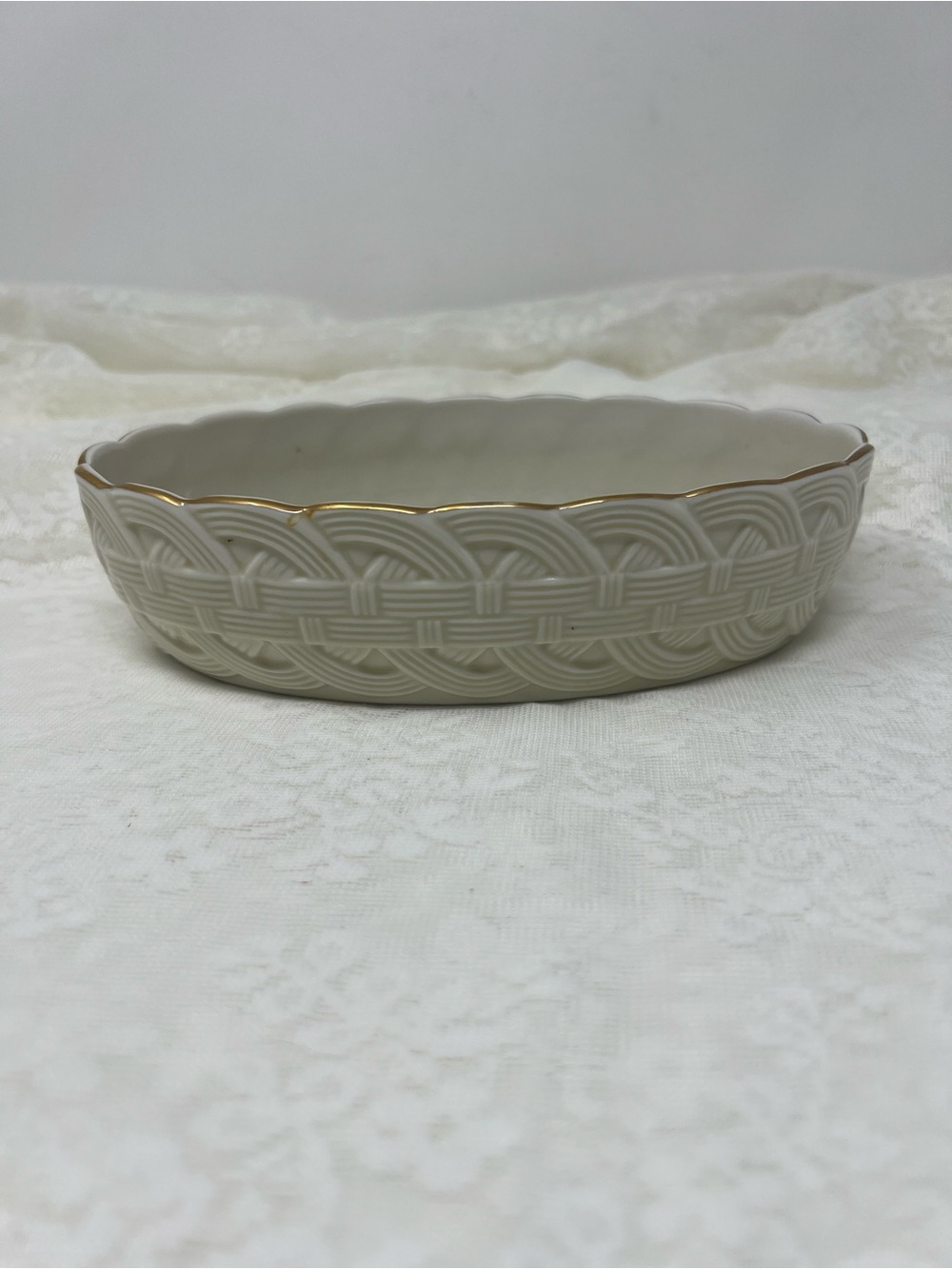 Crown Classics Cream Basketweave Decorative Dish with 18k Gold Trim